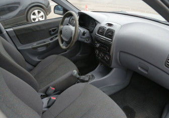 Подержанный автомобиль Hyundai Accent Sedan 2006 года (9 фото)