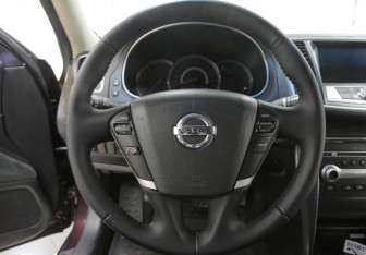 Подержанный автомобиль Nissan Teana 2012 года (10 фото)