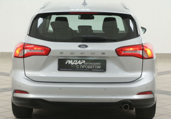 Подержанный автомобиль Ford Focus Wagon 2019 года (3 фото)