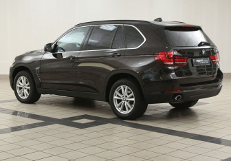 Подержанный автомобиль BMW X5 2017 года (2 фото)