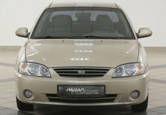 Подержанный автомобиль Kia Spectra Sedan 2008 года (6 фото)