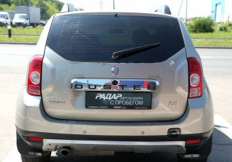 Подержанный автомобиль Renault Duster 2013 года (5 фото)
