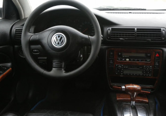 Подержанный автомобиль Volkswagen Passat Wagon 1999 года (14 фото)