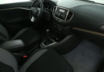 Подержанный автомобиль LADA (ВАЗ) Vesta Sedan 2021 года (9 фото)