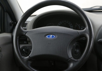 Подержанный автомобиль LADA (ВАЗ) Kalina Hatchback 2012 года (16 фото)