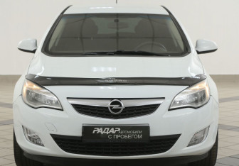 Подержанный автомобиль Opel Astra Hatchback 2011 года (6 фото)