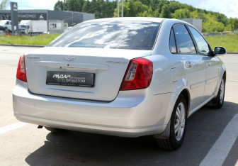 Подержанный автомобиль Chevrolet Lacetti Sedan 2008 года (6 фото)