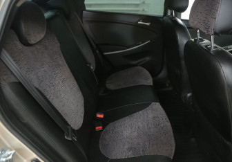 Подержанный автомобиль Hyundai Solaris Sedan 2011 года (11 фото)