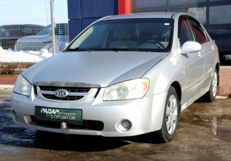 Подержанный автомобиль Kia Cerato Sedan 2006 года (3 фото)