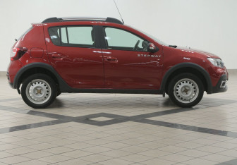 Подержанный автомобиль Renault Sandero 2020 года (5 фото)