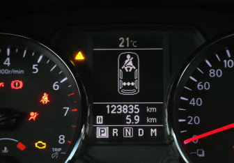 Подержанный автомобиль Nissan Qashqai 2012 года (19 фото)