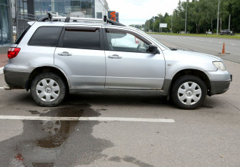 Подержанный автомобиль Mitsubishi Outlander 2006 года (7 фото)