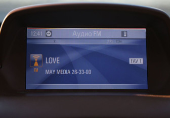 Подержанный автомобиль Opel Mokka 2013 года (18 фото)