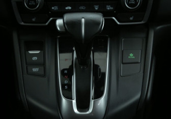 Подержанный автомобиль Honda CR-V 2018 года (15 фото)