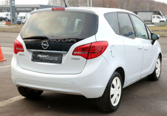 Подержанный автомобиль Opel Meriva 2012 года (6 фото)