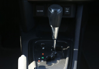 Подержанный автомобиль Toyota Auris Hatchback 2015 года (13 фото)