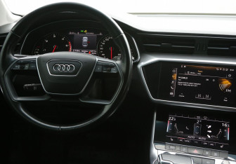 Подержанный автомобиль Audi A6 Sedan 2021 года (14 фото)