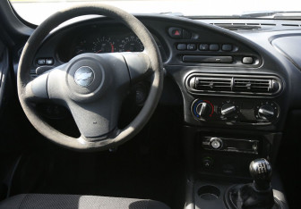 Подержанный автомобиль Chevrolet Niva 2010 года (14 фото)