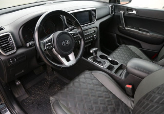 Подержанный автомобиль Kia Sportage 2019 года (20 фото)