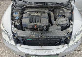 Подержанный автомобиль Skoda Octavia Liftback 2009 года (17 фото)