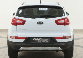 Подержанный автомобиль Kia Sportage 2011 года (3 фото)