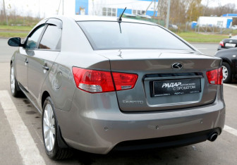 Подержанный автомобиль Kia Cerato Sedan 2011 года (4 фото)
