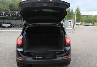 Подержанный автомобиль Volkswagen Tiguan 2008 года (16 фото)