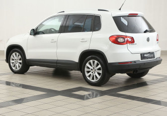 Подержанный автомобиль Volkswagen Tiguan 2010 года (2 фото)