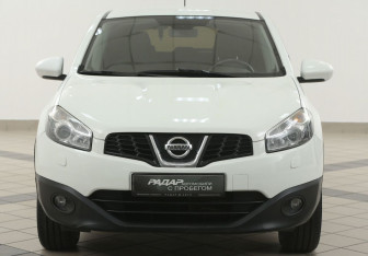 Подержанный автомобиль Nissan Qashqai 2012 года (6 фото)