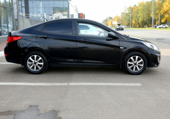 Подержанный автомобиль Hyundai Solaris Sedan 2012 года (7 фото)