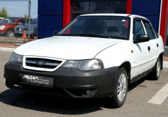 Подержанный автомобиль Daewoo Nexia Sedan 2011 года (3 фото)