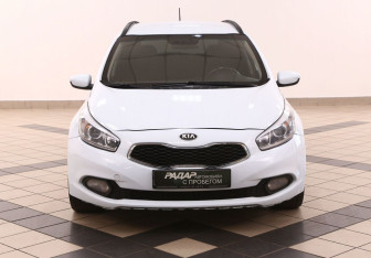 Подержанный автомобиль Kia Ceed Wagon 2014 года (2 фото)
