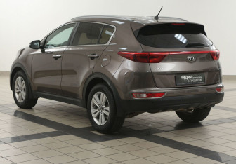 Подержанный автомобиль Kia Sportage 2016 года (2 фото)