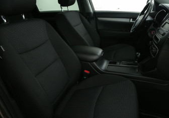 Подержанный автомобиль Kia Sorento 2013 года (10 фото)