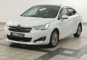 Подержанный автомобиль Citroen C4 Sedan 2013 года (8 фото)