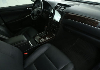 Подержанный автомобиль Toyota Camry Sedan 2017 года (9 фото)