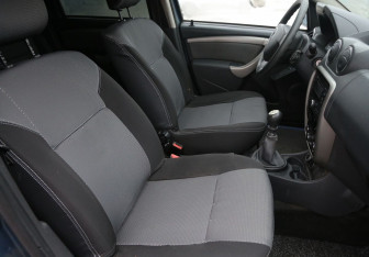 Подержанный автомобиль Renault Duster 2014 года (10 фото)