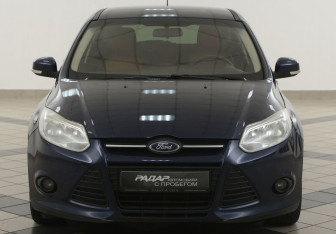 Подержанный автомобиль Ford Focus Hatchback 2012 года (6 фото)