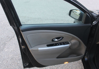 Подержанный автомобиль Renault Megane Wagon 2009 года (9 фото)