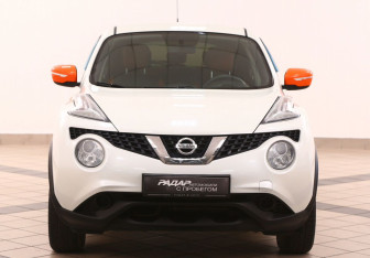 Подержанный автомобиль Nissan Juke 2015 года (3 фото)