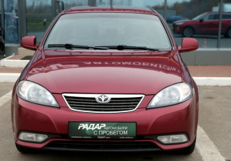 Подержанный автомобиль Daewoo Gentra Sedan 2014 года (2 фото)