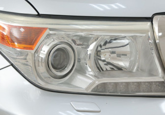 Подержанный автомобиль Toyota Land Cruiser Suv 2013 года (30 фото)