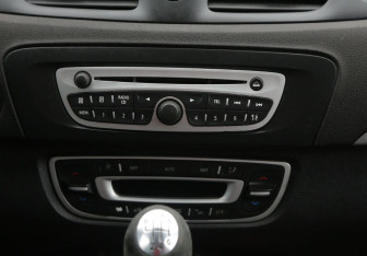 Подержанный автомобиль Renault Scenic 2010 года (13 фото)