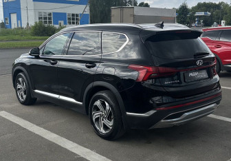 Подержанный автомобиль Hyundai Santa Fe 2021 года (6 фото)