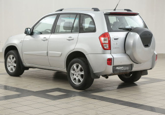 Подержанный автомобиль Chery Tiggo (T11) 2014 года (2 фото)