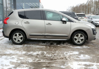 Подержанный автомобиль Peugeot 3008 2010 года (7 фото)