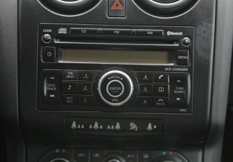 Подержанный автомобиль Nissan Qashqai 2008 года (13 фото)