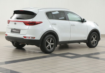 Подержанный автомобиль Kia Sportage 2016 года (4 фото)