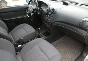 Подержанный автомобиль Chevrolet Aveo Sedan 2007 года (9 фото)
