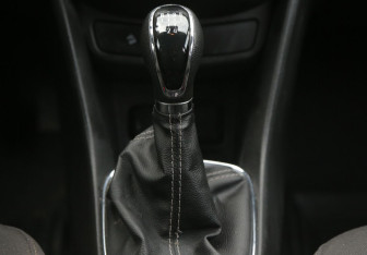 Подержанный автомобиль Opel Mokka 2014 года (13 фото)